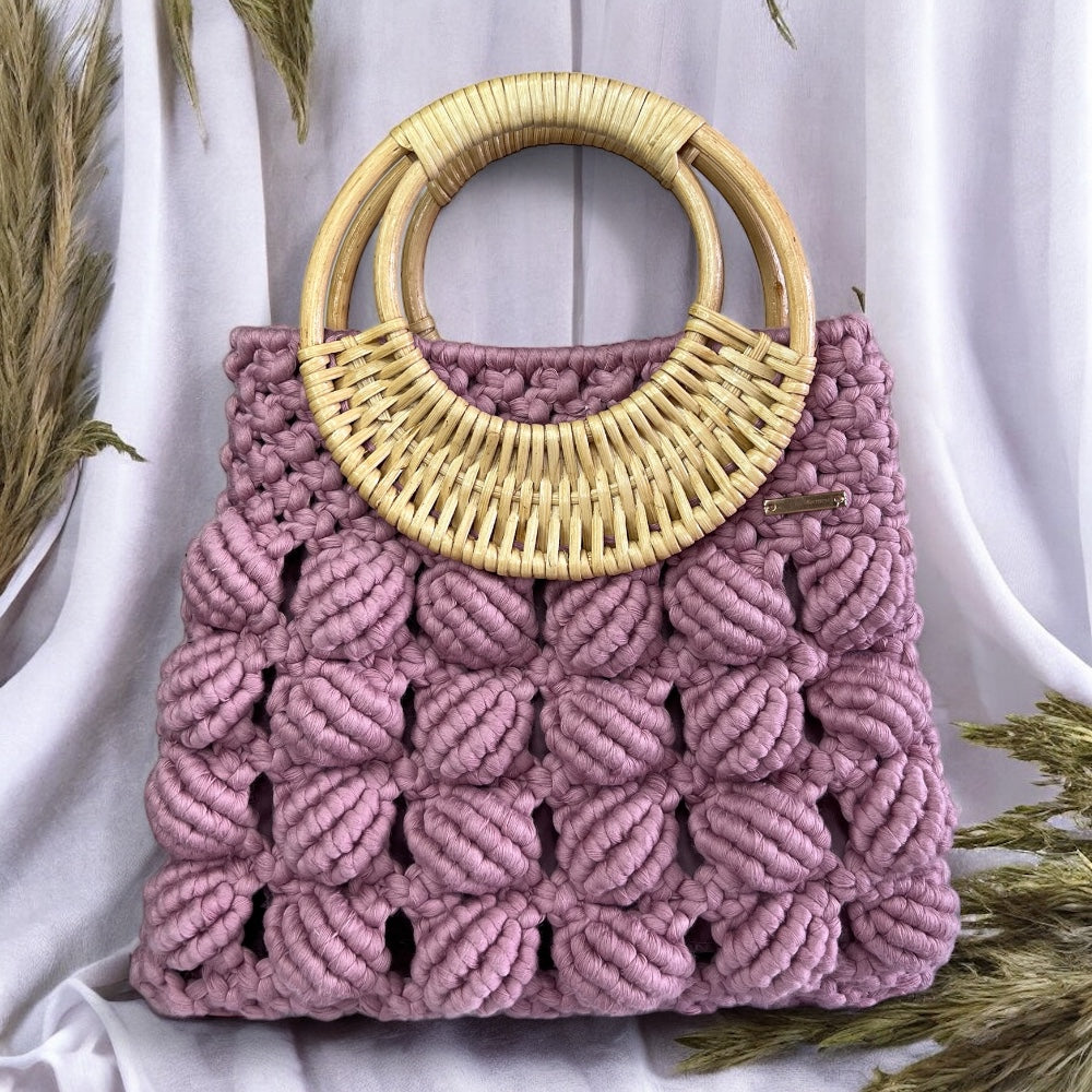 Borsa a mano e a spalla in macramè modello conchiglia con manico in bambù Dusty Rose