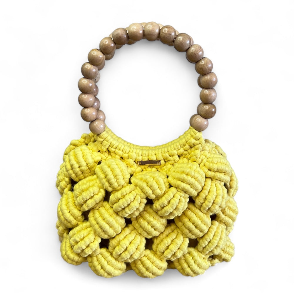 Sac à main et à bandoulière en macramé perlé jaune modèle coquillage